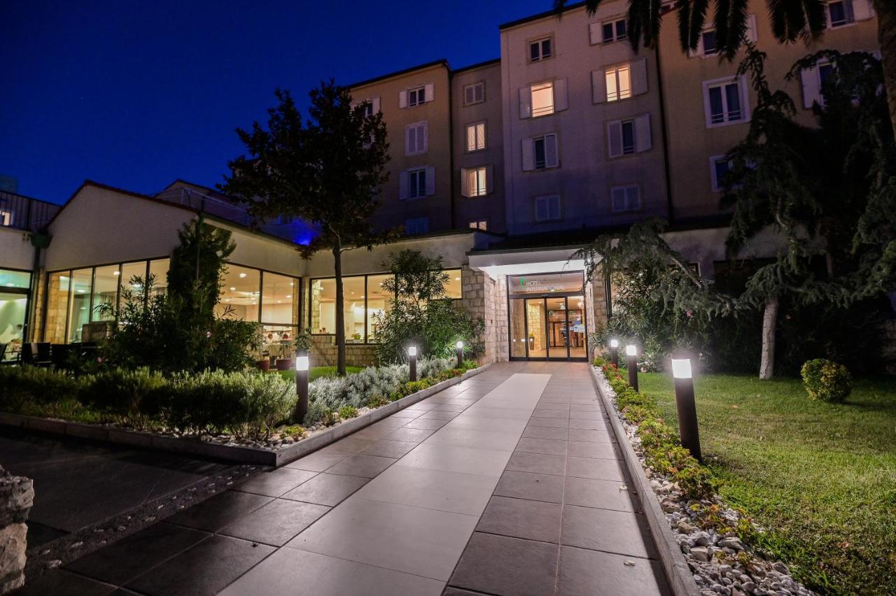 Hotel International Rab Town Exteriör bild