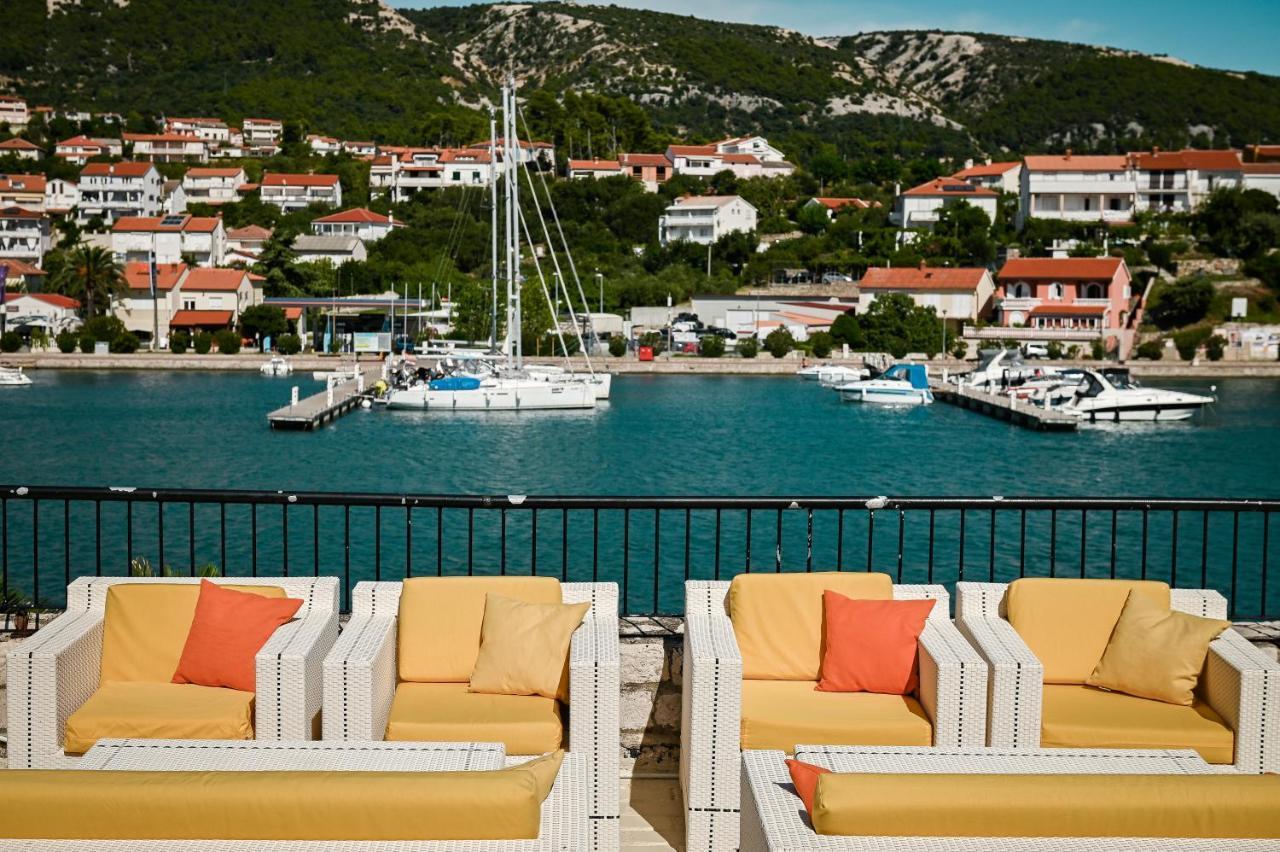 Hotel International Rab Town Exteriör bild