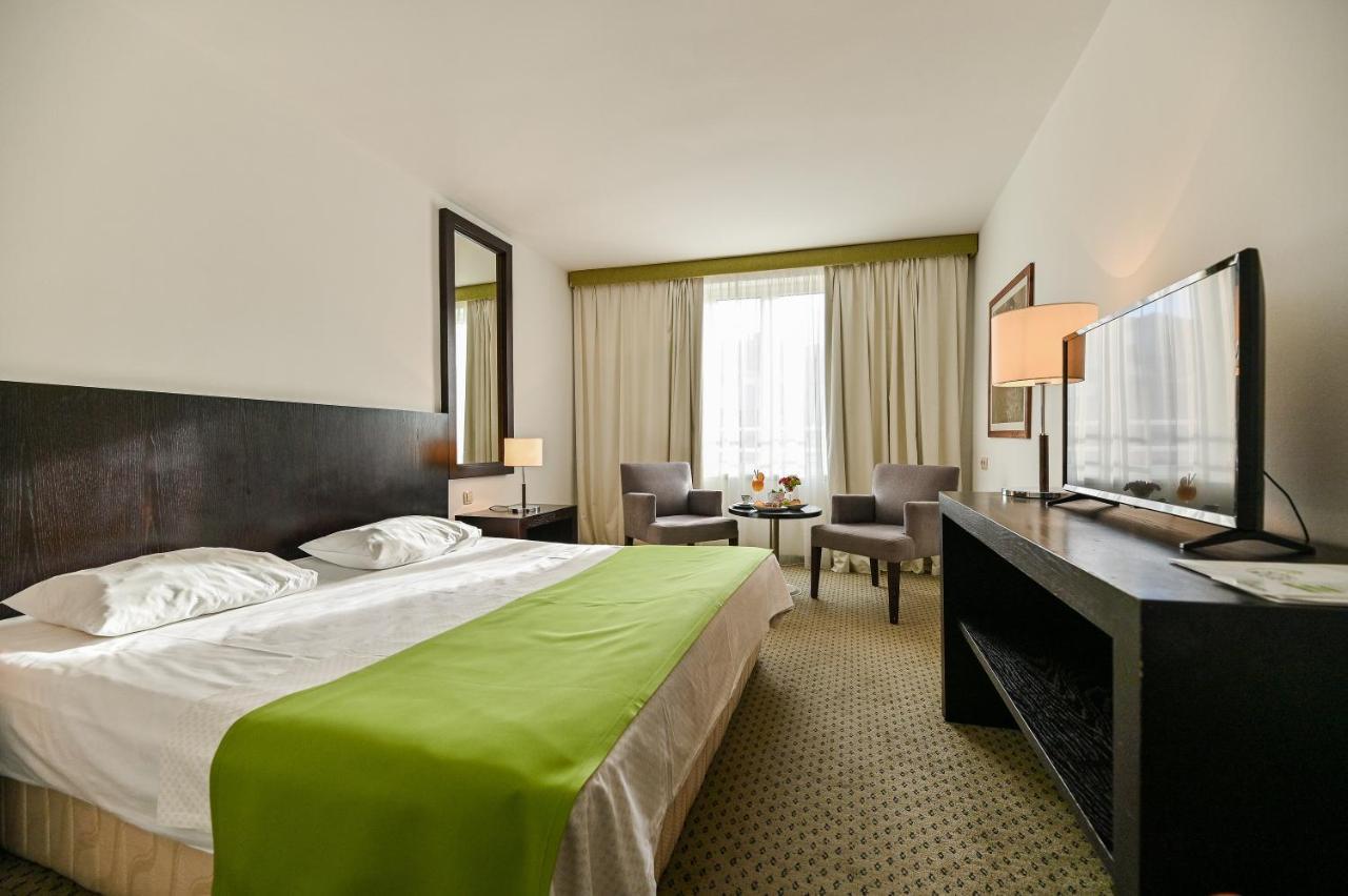 Hotel International Rab Town Exteriör bild